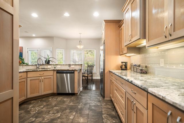 415 Kirschwood Dr, Hot Springs, AR 71913