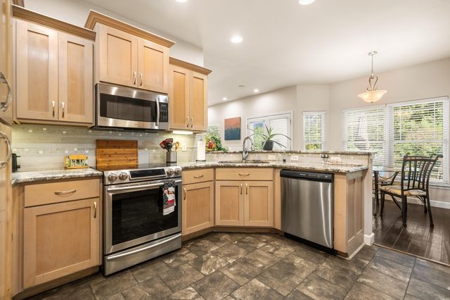 415 Kirschwood Dr, Hot Springs, AR 71913
