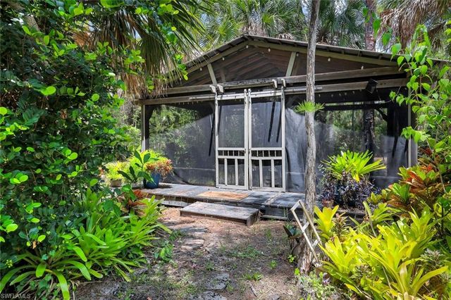 2661 Golden Gate BLVD W, Naples, FL 34120
