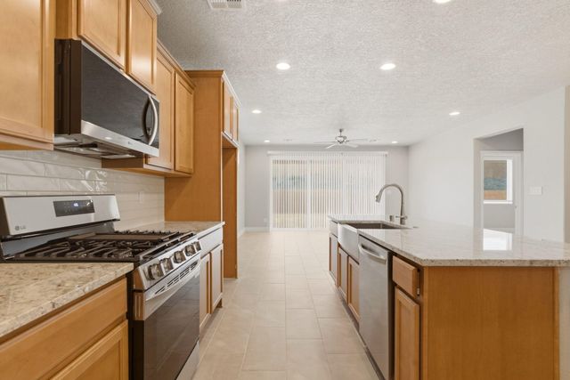 6705 Sydney Drive NE, Rio Rancho, NM 87144