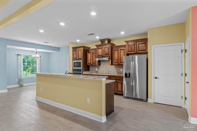 8916 Clearbrook Dr, Milton, FL 32583