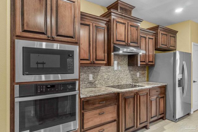 8916 Clearbrook Dr, Milton, FL 32583