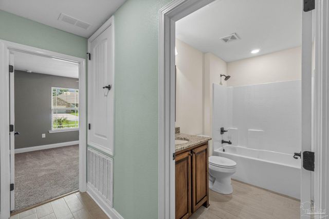 8916 Clearbrook Dr, Milton, FL 32583