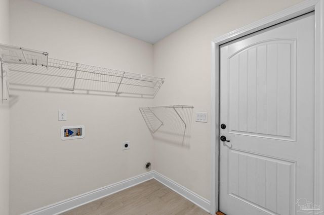 8916 Clearbrook Dr, Milton, FL 32583