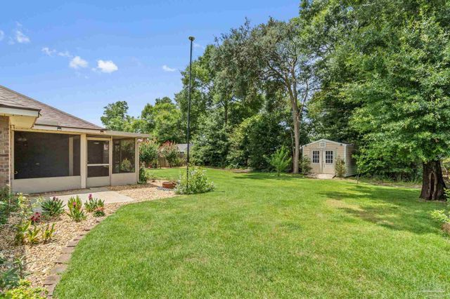 8916 Clearbrook Dr, Milton, FL 32583