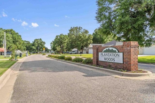 8916 Clearbrook Dr, Milton, FL 32583