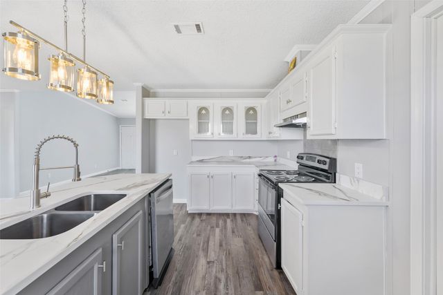 3400 Raindrop Drive, Alvarado, TX 76009