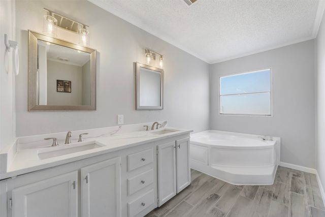 3400 Raindrop Drive, Alvarado, TX 76009