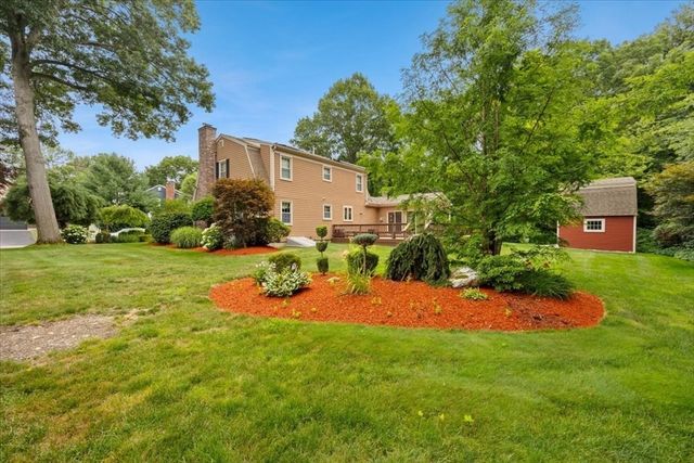 195 Colonial Dr, Somerset, MA 02726