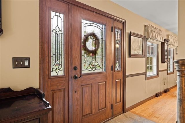 195 Colonial Dr, Somerset, MA 02726