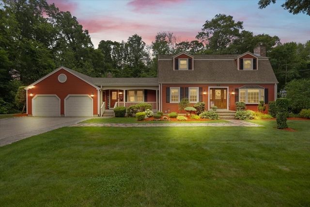 195 Colonial Dr, Somerset, MA 02726