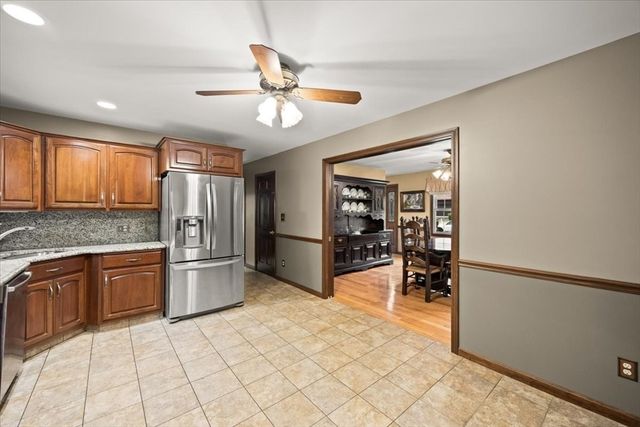 195 Colonial Dr, Somerset, MA 02726