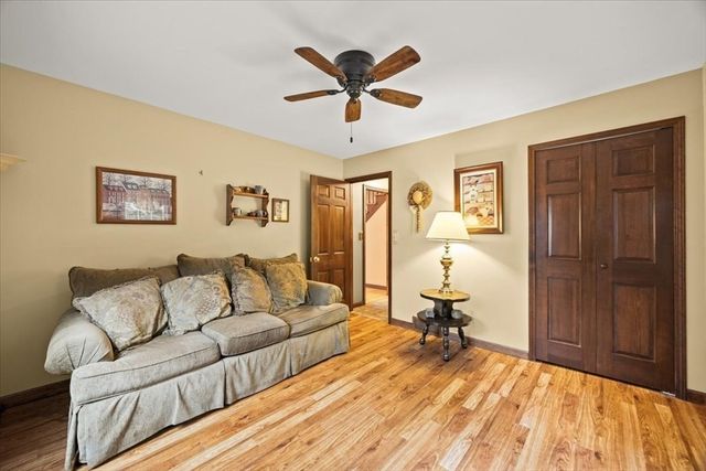 195 Colonial Dr, Somerset, MA 02726