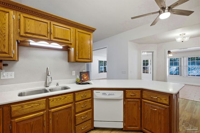 1522 Oak Shore Dr, Gulf Breeze, FL 32563