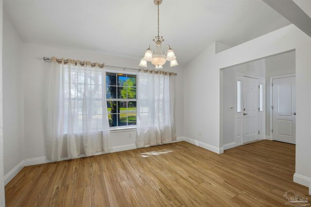 1522 Oak Shore Dr, Gulf Breeze, FL 32563