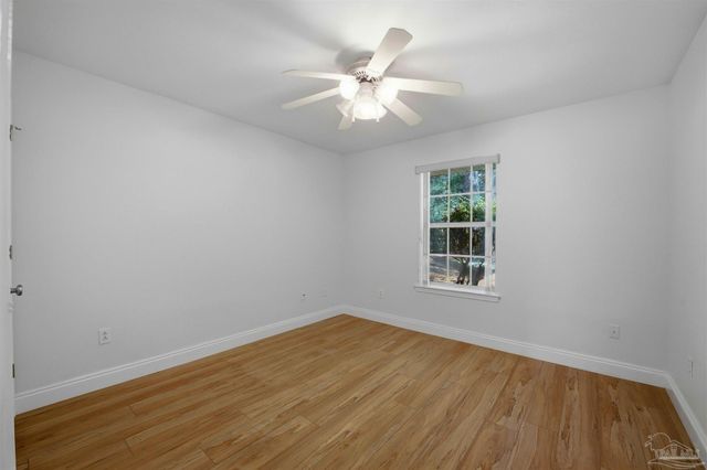 1522 Oak Shore Dr, Gulf Breeze, FL 32563