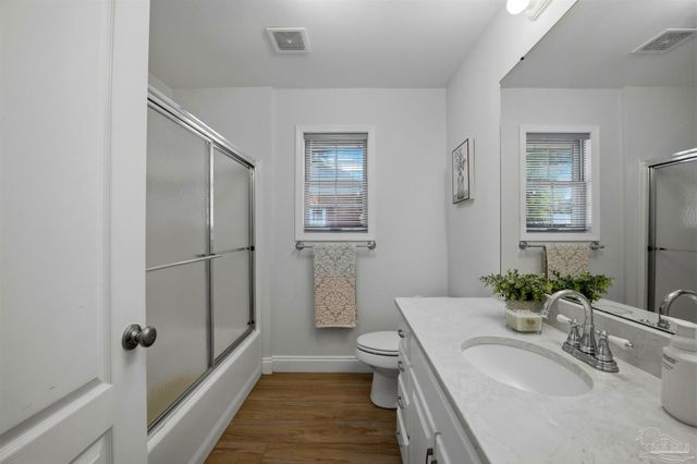 1522 Oak Shore Dr, Gulf Breeze, FL 32563