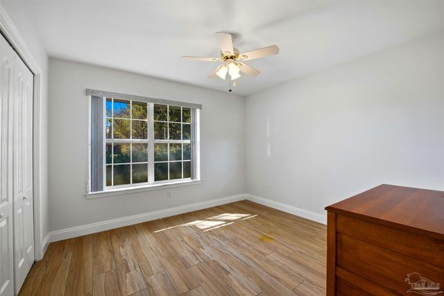 1522 Oak Shore Dr, Gulf Breeze, FL 32563