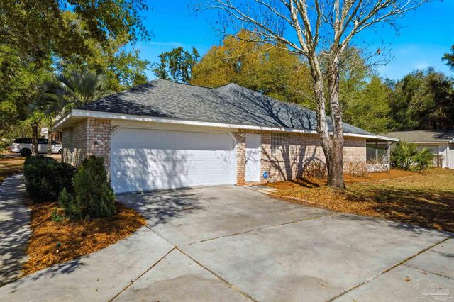 1522 Oak Shore Dr, Gulf Breeze, FL 32563