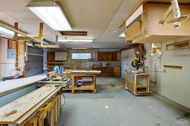 1522 Oak Shore Dr, Gulf Breeze, FL 32563