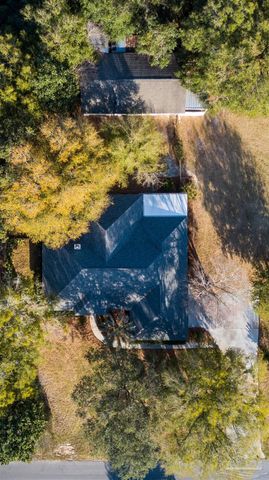 1522 Oak Shore Dr, Gulf Breeze, FL 32563