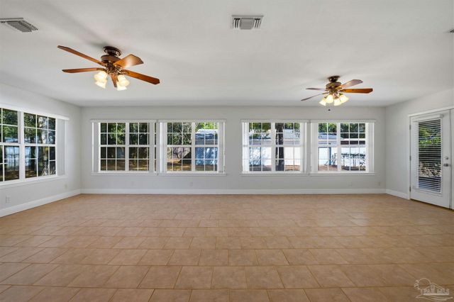 1522 Oak Shore Dr, Gulf Breeze, FL 32563