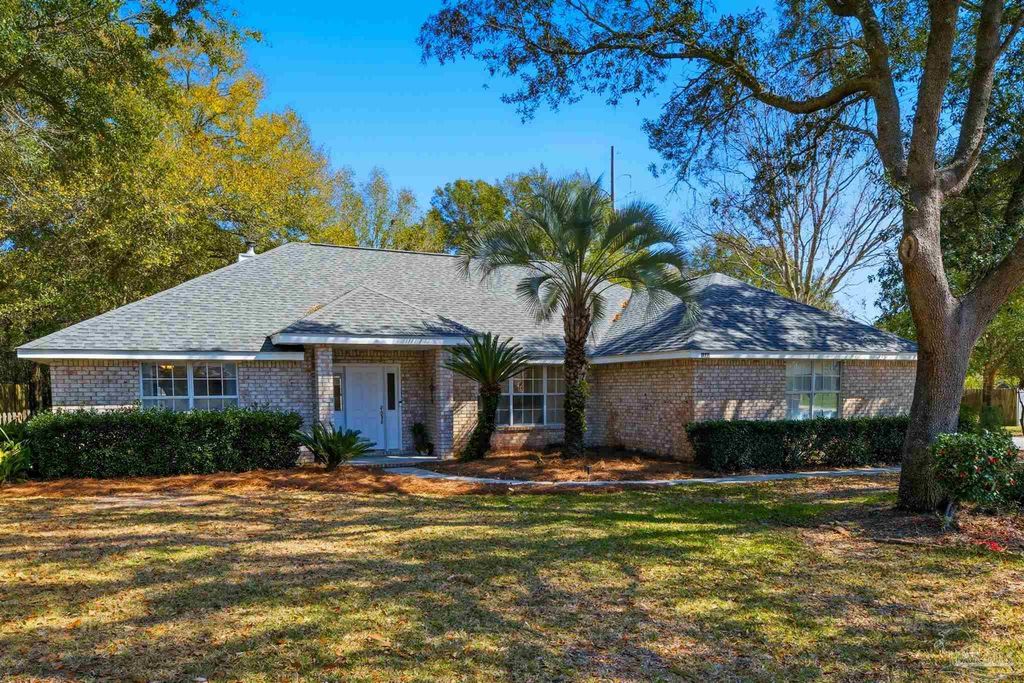 1522 Oak Shore Dr, Gulf Breeze, FL 32563
