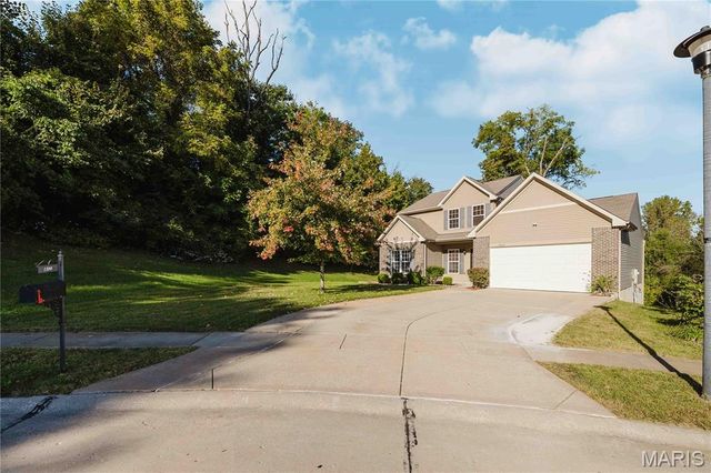 1599 Laurel Bluffs Drive, St Louis, MO 63042