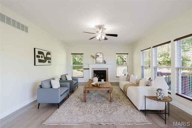 1599 Laurel Bluffs Drive, St Louis, MO 63042