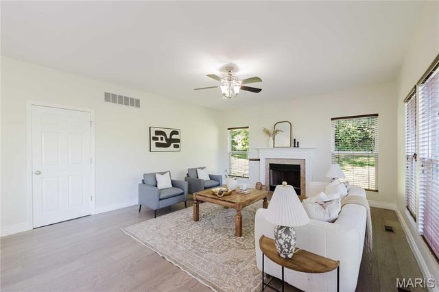 1599 Laurel Bluffs Drive, St Louis, MO 63042