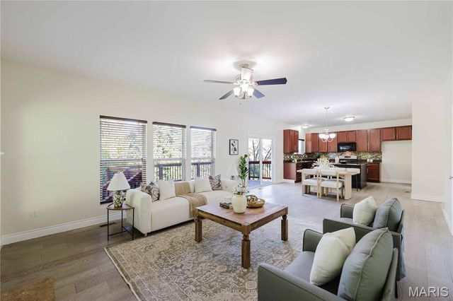 1599 Laurel Bluffs Drive, St Louis, MO 63042