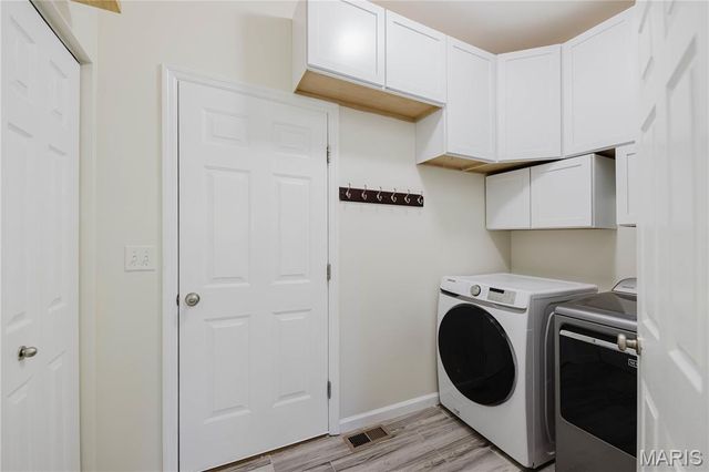 1599 Laurel Bluffs Drive, St Louis, MO 63042