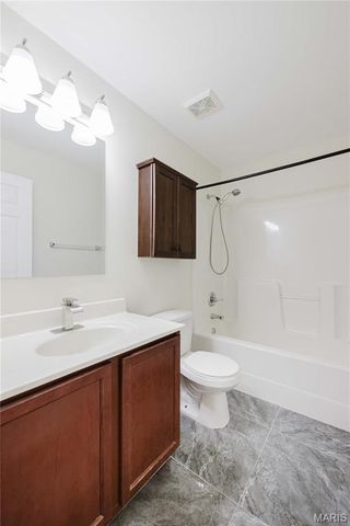 1599 Laurel Bluffs Drive, St Louis, MO 63042