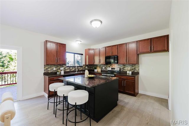 1599 Laurel Bluffs Drive, St Louis, MO 63042