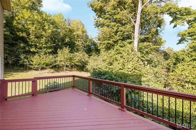 1599 Laurel Bluffs Drive, St Louis, MO 63042