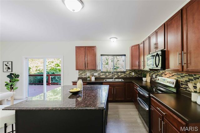 1599 Laurel Bluffs Drive, St Louis, MO 63042