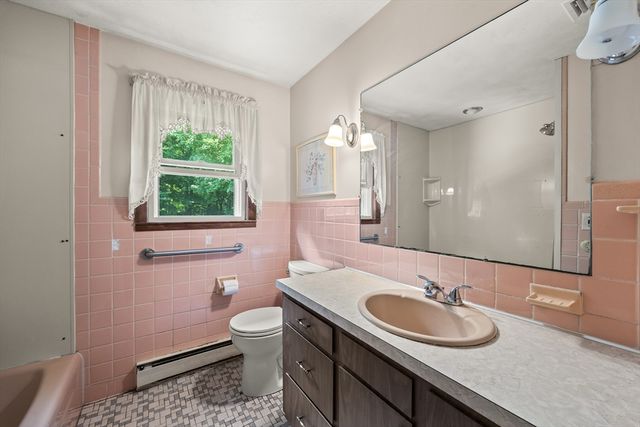 1372 Pleasant St, Brockton, MA 02301
