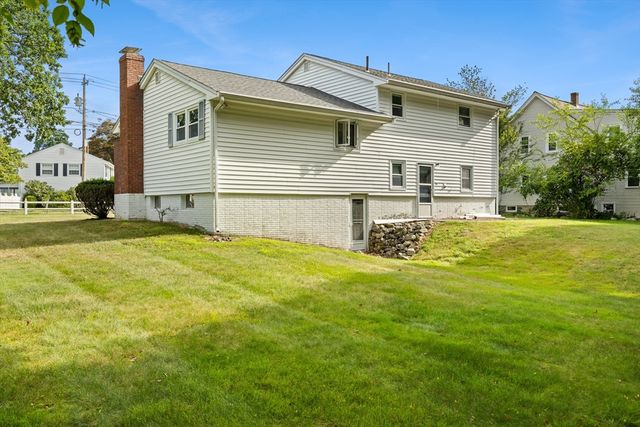 1372 Pleasant St, Brockton, MA 02301