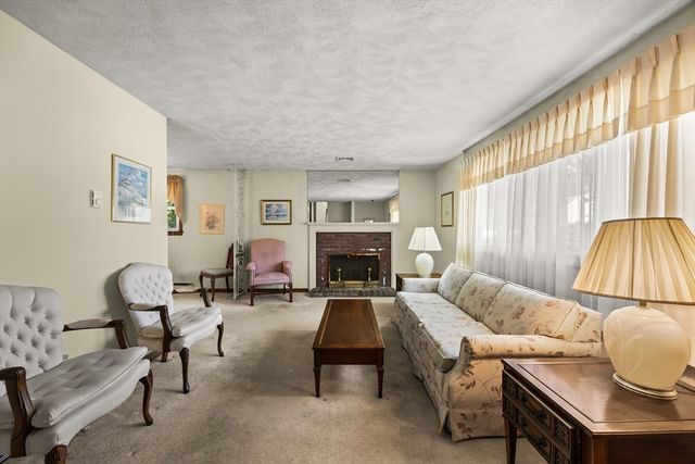 1372 Pleasant St, Brockton, MA 02301