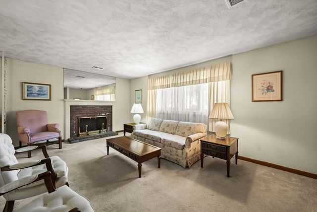 1372 Pleasant St, Brockton, MA 02301