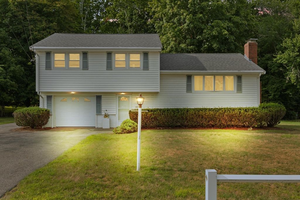 1372 Pleasant St, Brockton, MA 02301