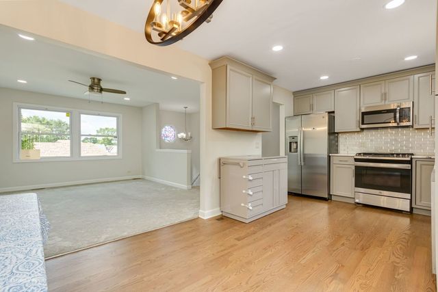 853 Voyager Drive, Bartlett, IL 60103