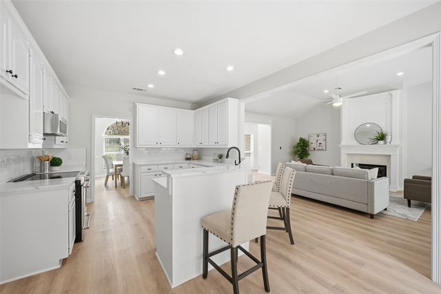 2105 W Crawford Street, Denison, TX 75020