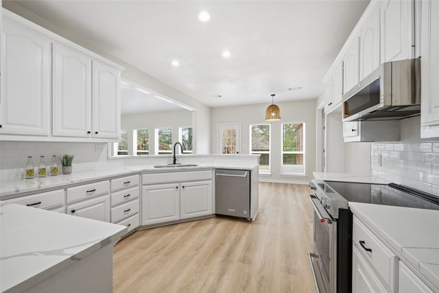 2105 W Crawford Street, Denison, TX 75020