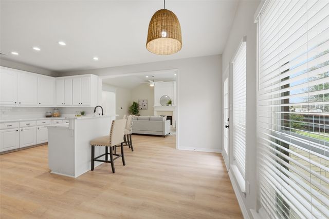 2105 W Crawford Street, Denison, TX 75020