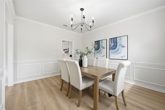 2105 W Crawford Street, Denison, TX 75020