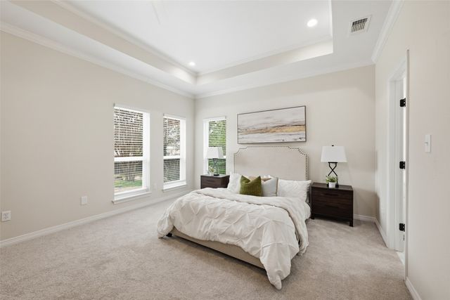 2105 W Crawford Street, Denison, TX 75020