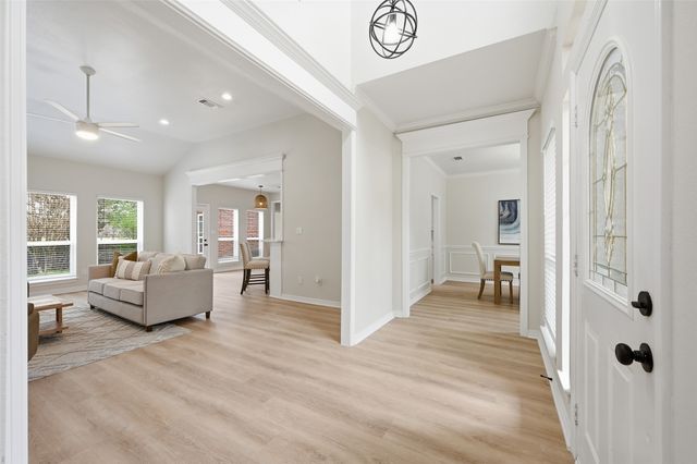 2105 W Crawford Street, Denison, TX 75020