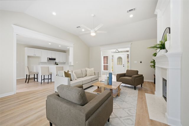 2105 W Crawford Street, Denison, TX 75020