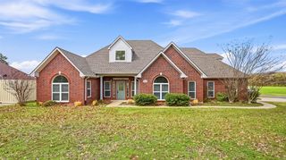 2105 W Crawford Street, Denison, TX 75020